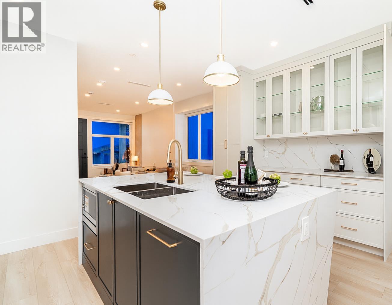 3468 MONS DRIVE, Vancouver