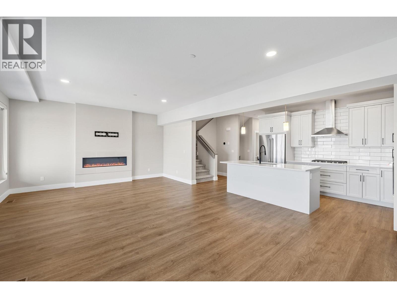 269 Diamond Way Unit# 4, Vernon
