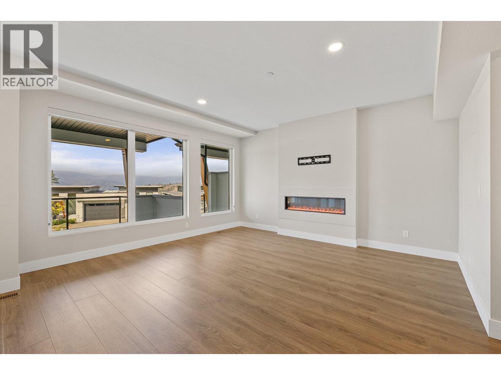 269 Diamond Way Unit# 4, Vernon