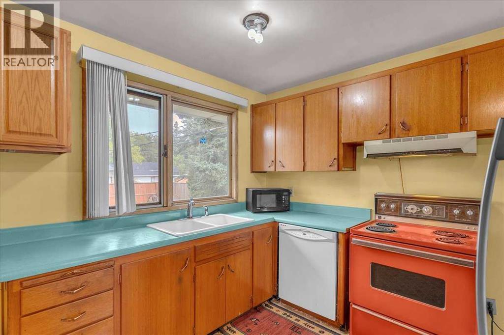 Single Family House Bungalow for Sale in  Worcester Drive SW Wildwood Calgary 
