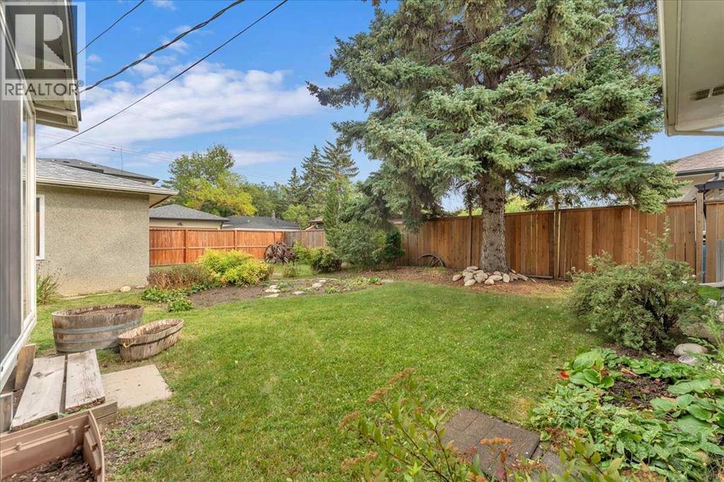 Single Family House Bungalow for Sale in  Worcester Drive SW Wildwood Calgary 