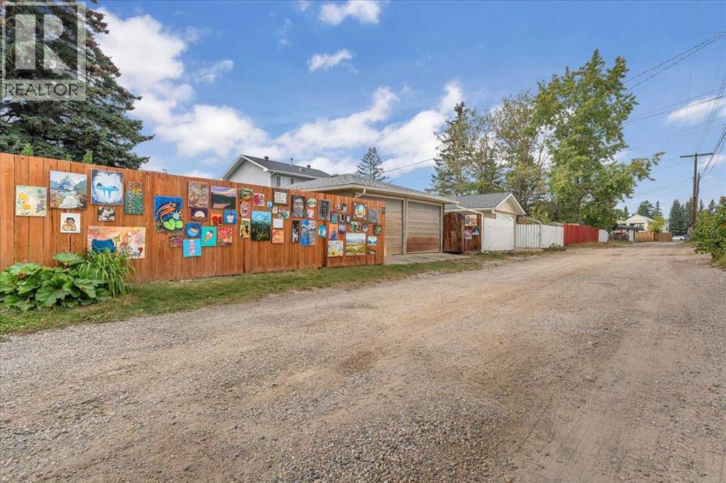 Single Family House Bungalow for Sale in  Worcester Drive SW Wildwood Calgary 