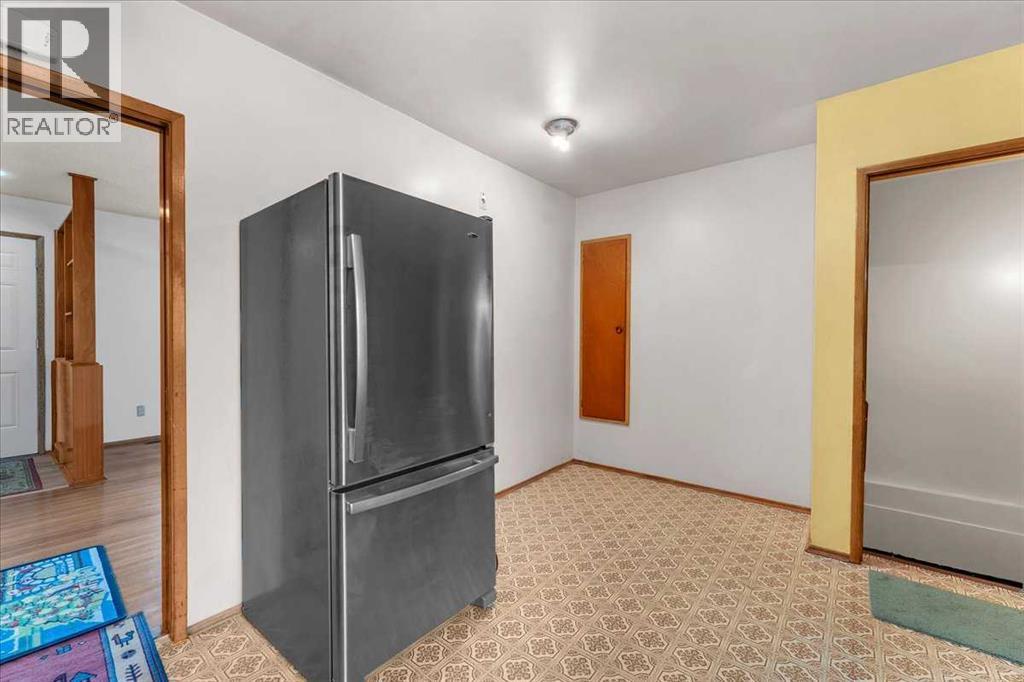 Single Family House Bungalow for Sale in  Worcester Drive SW Wildwood Calgary 