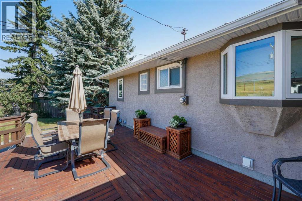 Single Family House Bungalow for Sale in  Hunterdale Place NW Huntington Hills Calgary 