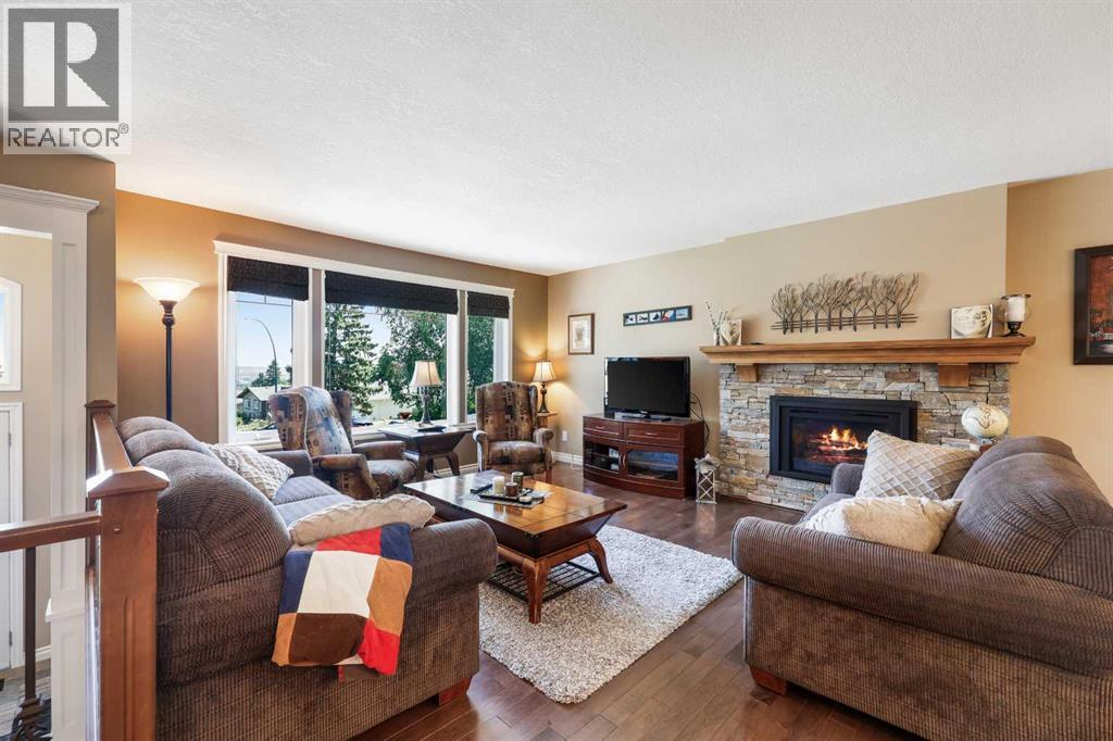 Single Family House Bungalow for Sale in  Hunterdale Place NW Huntington Hills Calgary 