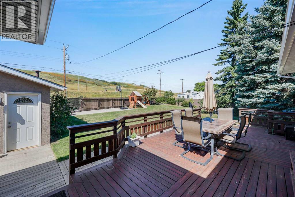Single Family House Bungalow for Sale in  Hunterdale Place NW Huntington Hills Calgary 