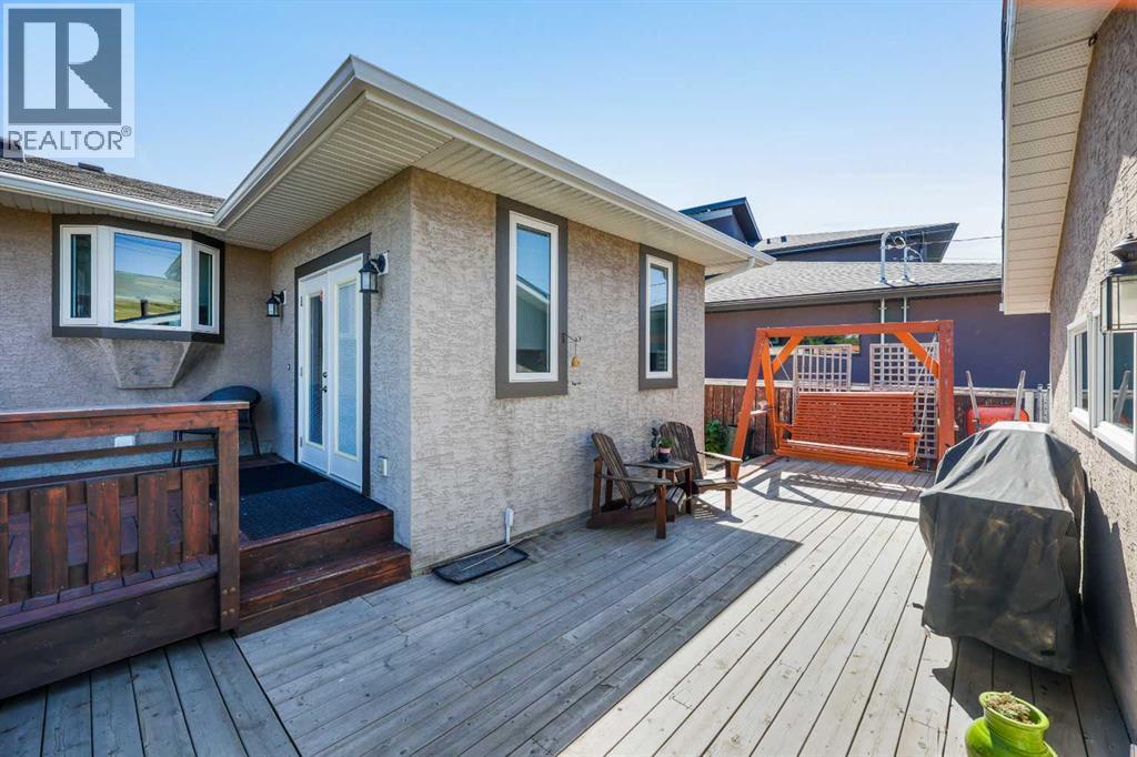 Single Family House Bungalow for Sale in  Hunterdale Place NW Huntington Hills Calgary 