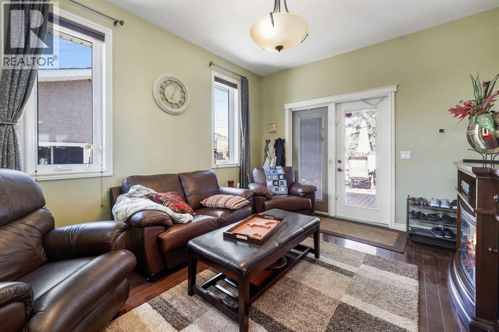 Single Family House Bungalow for Sale in  Hunterdale Place NW Huntington Hills Calgary 