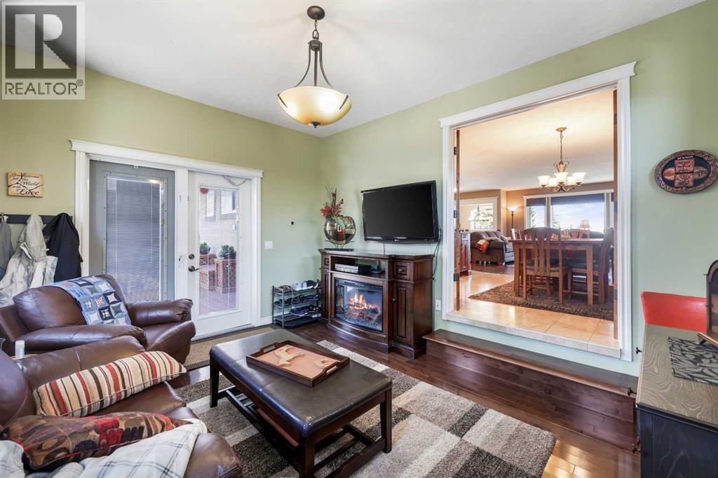 Single Family House Bungalow for Sale in  Hunterdale Place NW Huntington Hills Calgary 