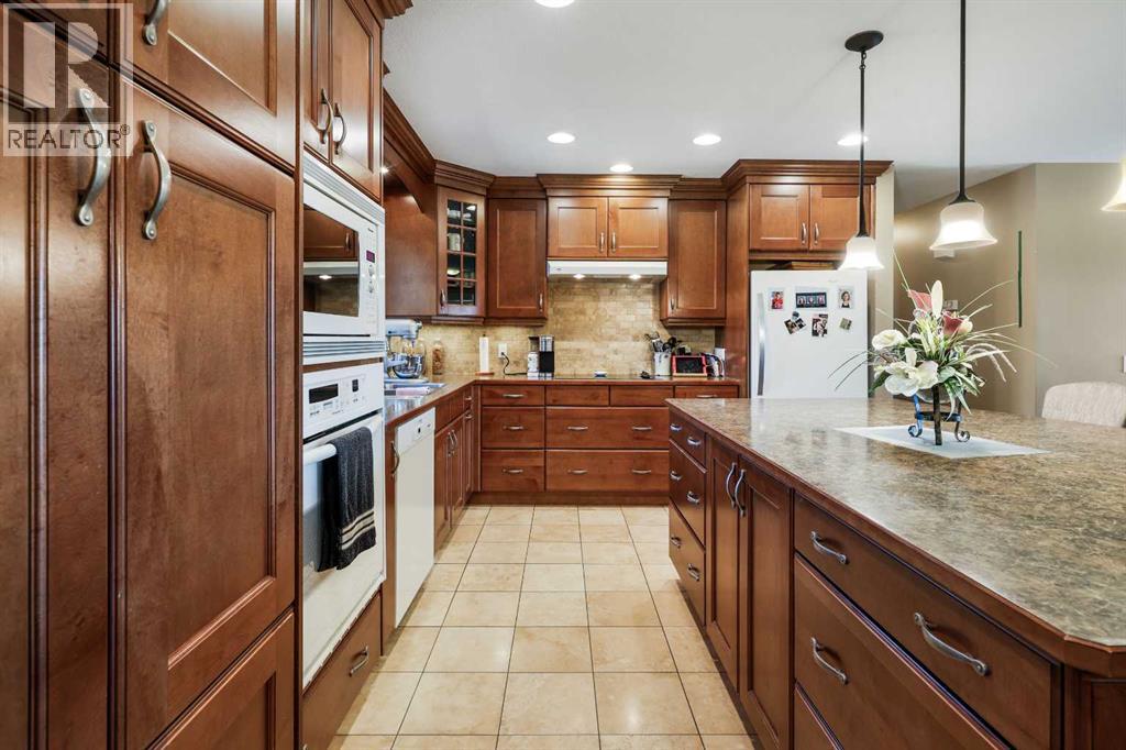 Single Family House Bungalow for Sale in  Hunterdale Place NW Huntington Hills Calgary 
