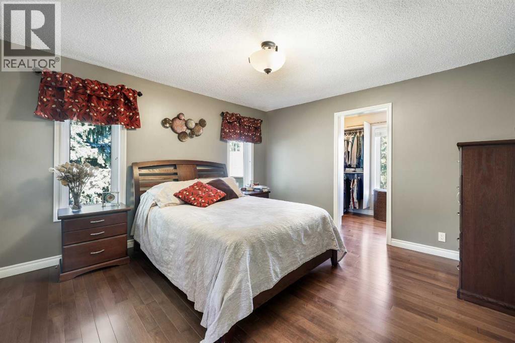 Single Family House Bungalow for Sale in  Hunterdale Place NW Huntington Hills Calgary 