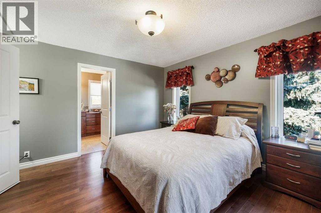 Single Family House Bungalow for Sale in  Hunterdale Place NW Huntington Hills Calgary 