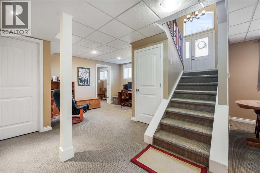 Single Family House Bungalow for Sale in  Hunterdale Place NW Huntington Hills Calgary 