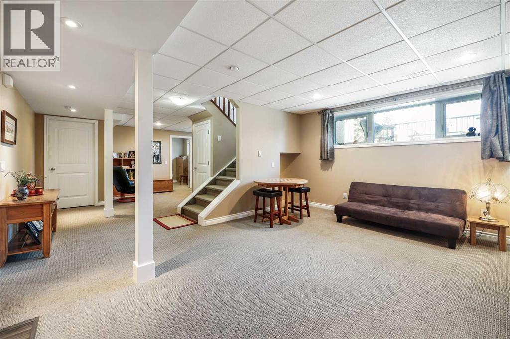 Single Family House Bungalow for Sale in  Hunterdale Place NW Huntington Hills Calgary 