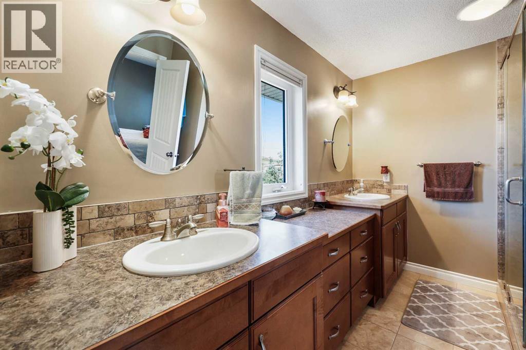 Single Family House Bungalow for Sale in  Hunterdale Place NW Huntington Hills Calgary 