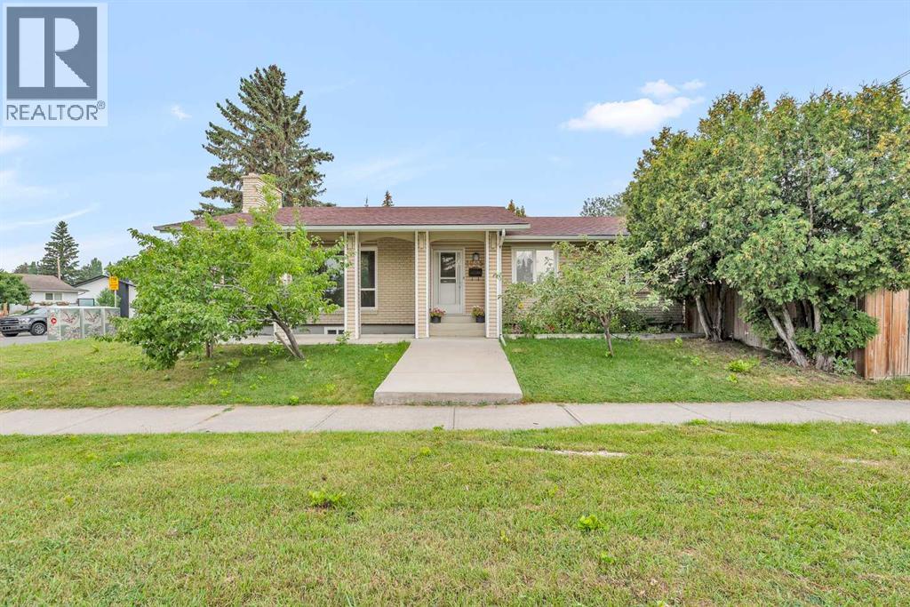 1055 Acadia Drive SE, Calgary, Alberta