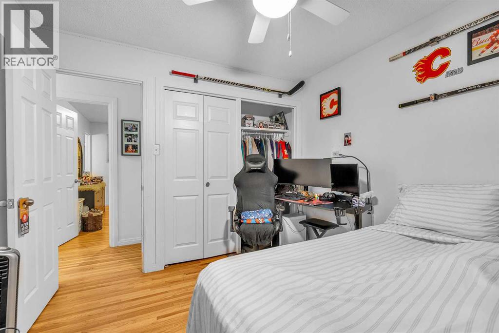 Single Family House Bungalow for Sale in  Acadia Drive SE Lake Bonavista Calgary 