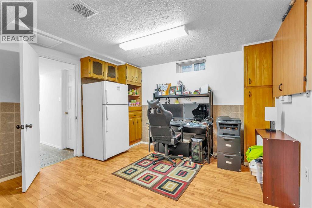 Single Family House Bungalow for Sale in  Acadia Drive SE Lake Bonavista Calgary 