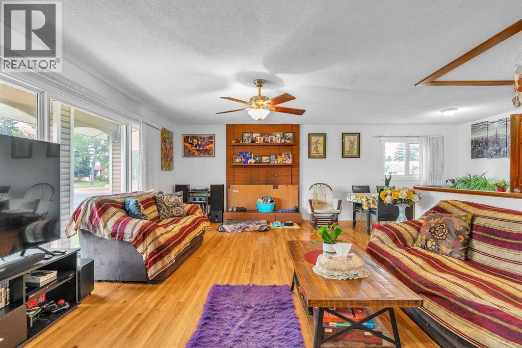 Single Family House Bungalow for Sale in  Acadia Drive SE Lake Bonavista Calgary 