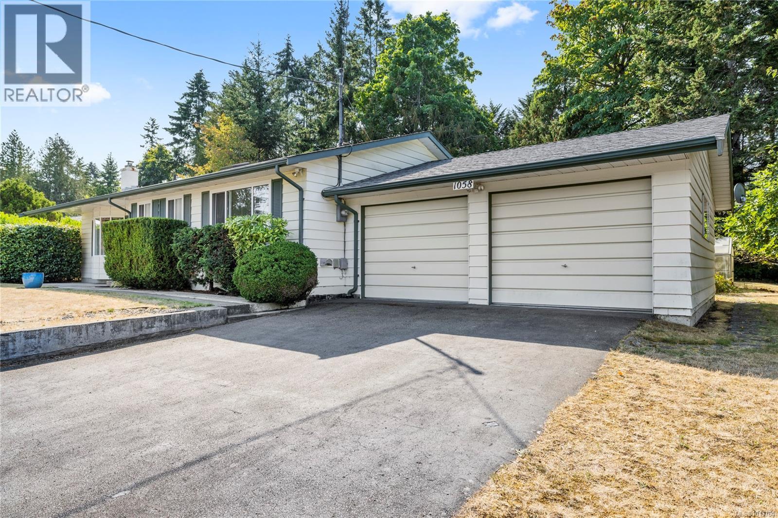 1058 Wood Duck Pl, Qualicum Beach