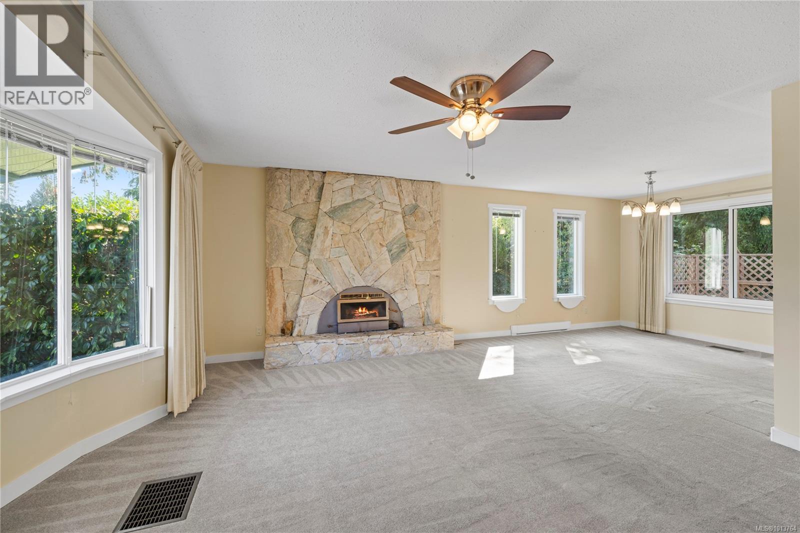 1058 Wood Duck Pl, Qualicum Beach