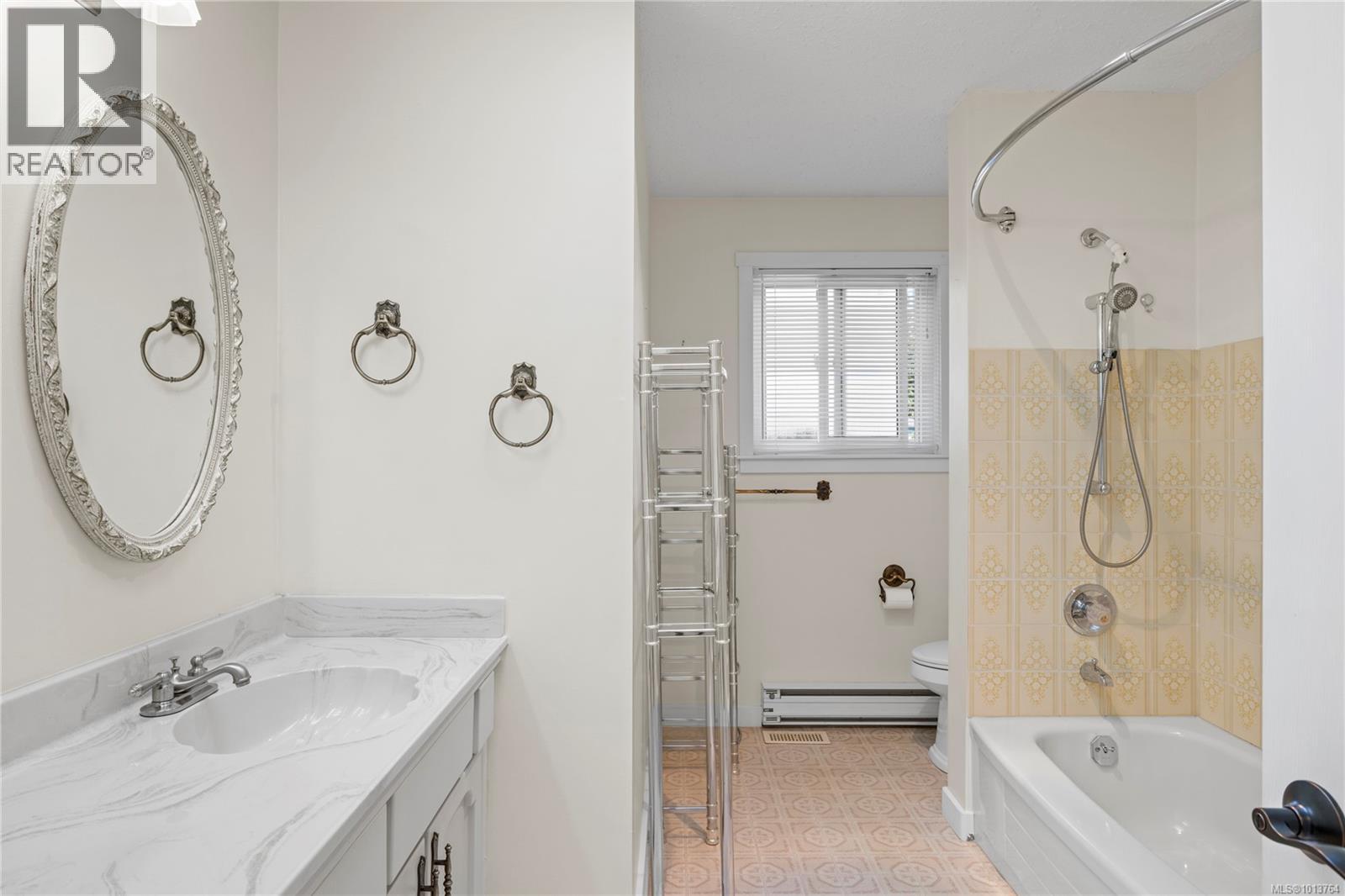 1058 Wood Duck Pl, Qualicum Beach