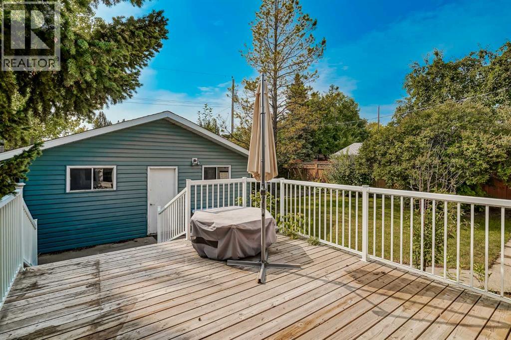 Single Family House 4 Level for Sale in  Silver Mead Road NW Silver Springs Calgary 