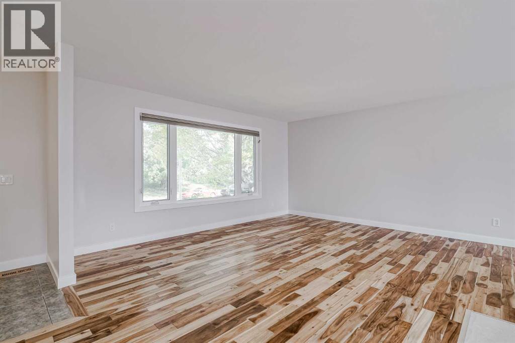Single Family House 4 Level for Sale in  Silver Mead Road NW Silver Springs Calgary 