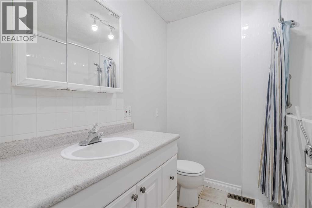 Single Family House 4 Level for Sale in  Silver Mead Road NW Silver Springs Calgary 
