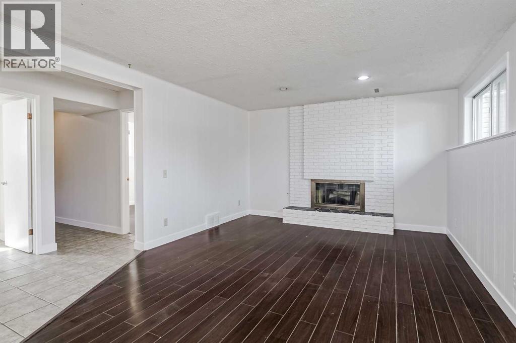 Single Family House 4 Level for Sale in  Silver Mead Road NW Silver Springs Calgary 