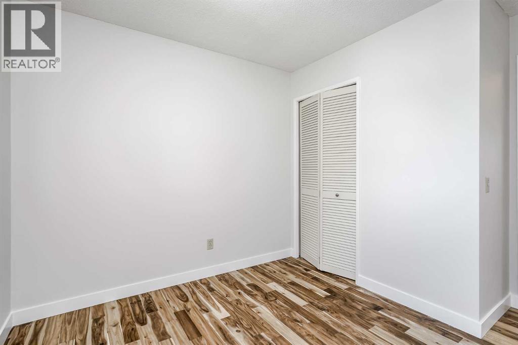 Single Family House 4 Level for Sale in  Silver Mead Road NW Silver Springs Calgary 