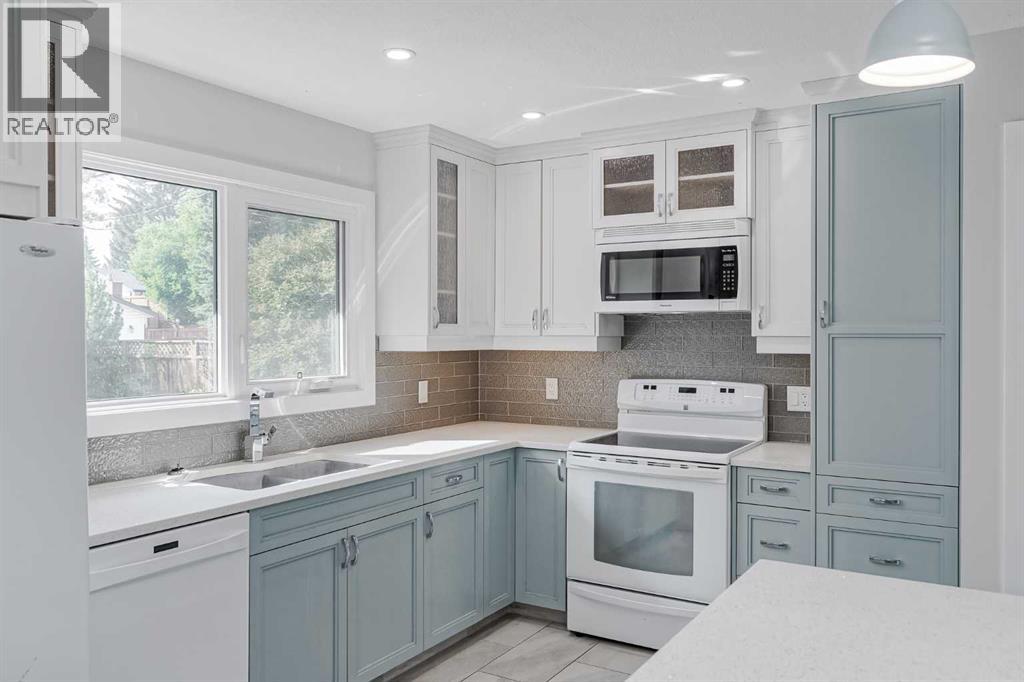 Single Family House 4 Level for Sale in  Silver Mead Road NW Silver Springs Calgary 