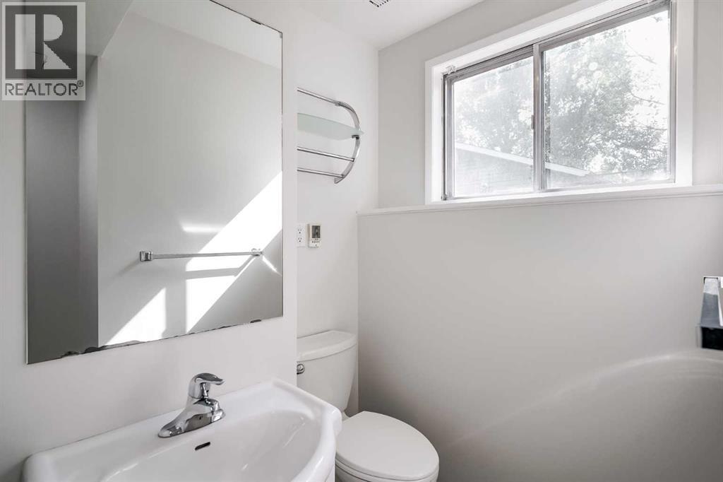 Single Family House 4 Level for Sale in  Silver Mead Road NW Silver Springs Calgary 
