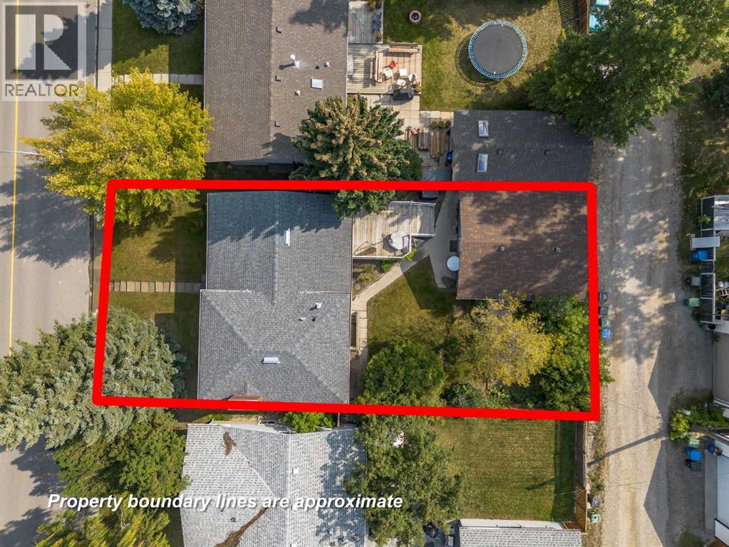 Single Family House 4 Level for Sale in  Silver Mead Road NW Silver Springs Calgary 