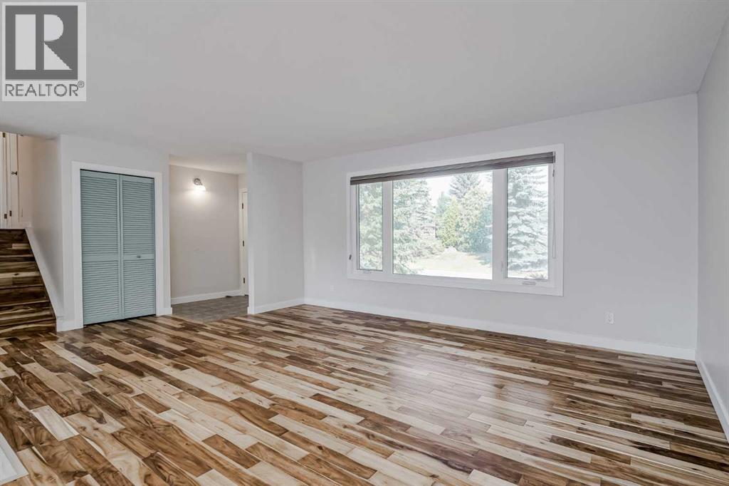 Single Family House 4 Level for Sale in  Silver Mead Road NW Silver Springs Calgary 