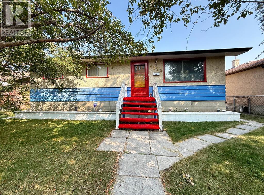 Single Family House Bungalow for Sale in   Avenue NW Bowness Calgary 