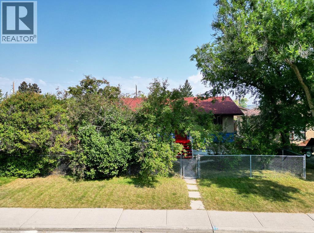 Single Family House Bungalow for Sale in   Avenue NW Bowness Calgary 