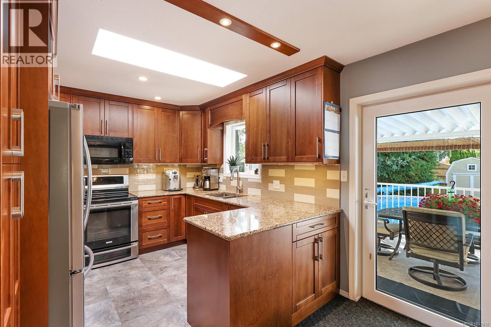 2625 Stewart Ave, Courtenay