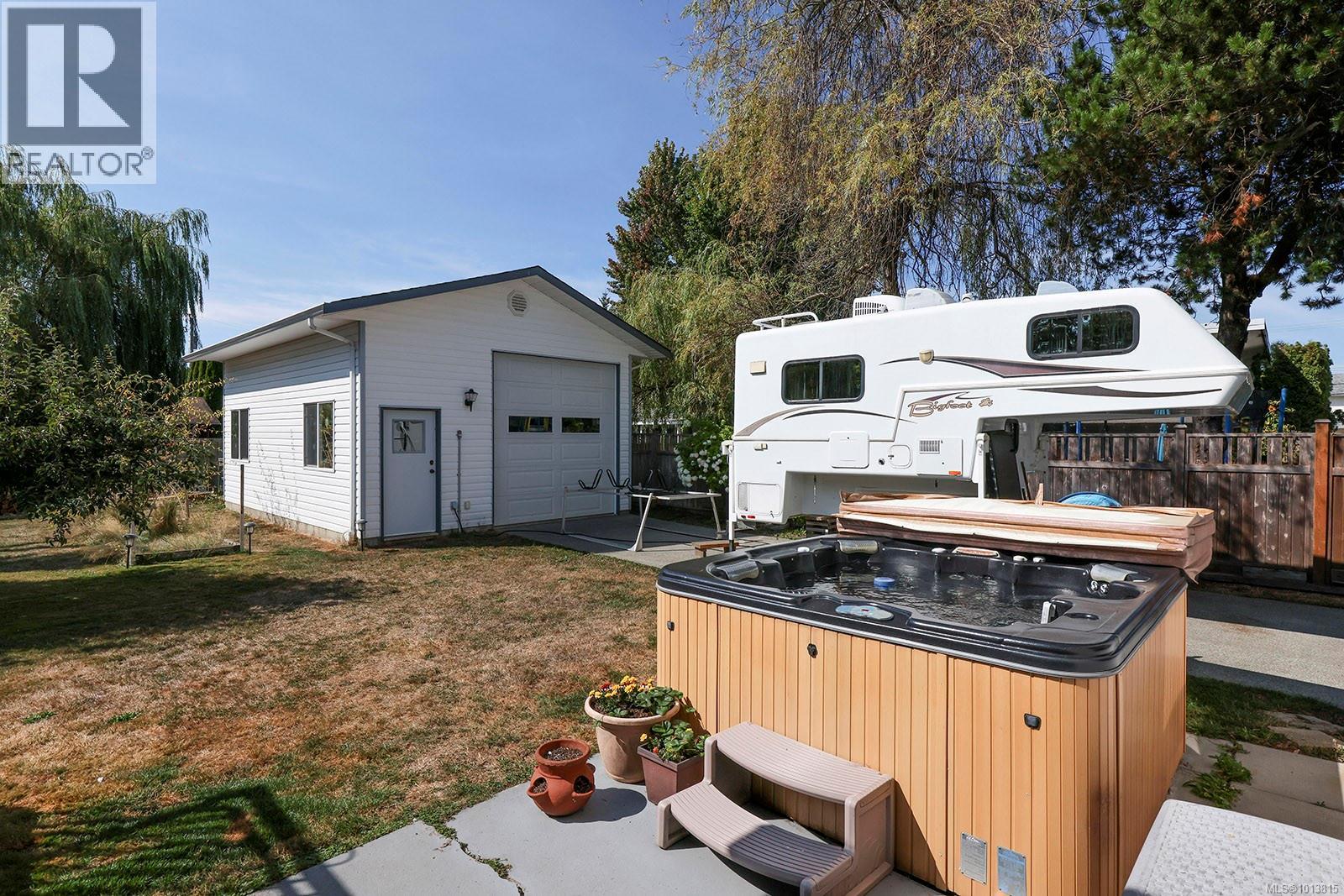 2625 Stewart Ave, Courtenay