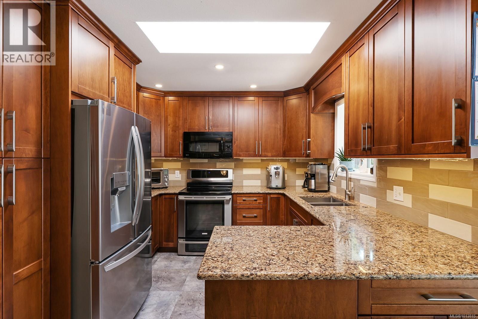 2625 Stewart Ave, Courtenay