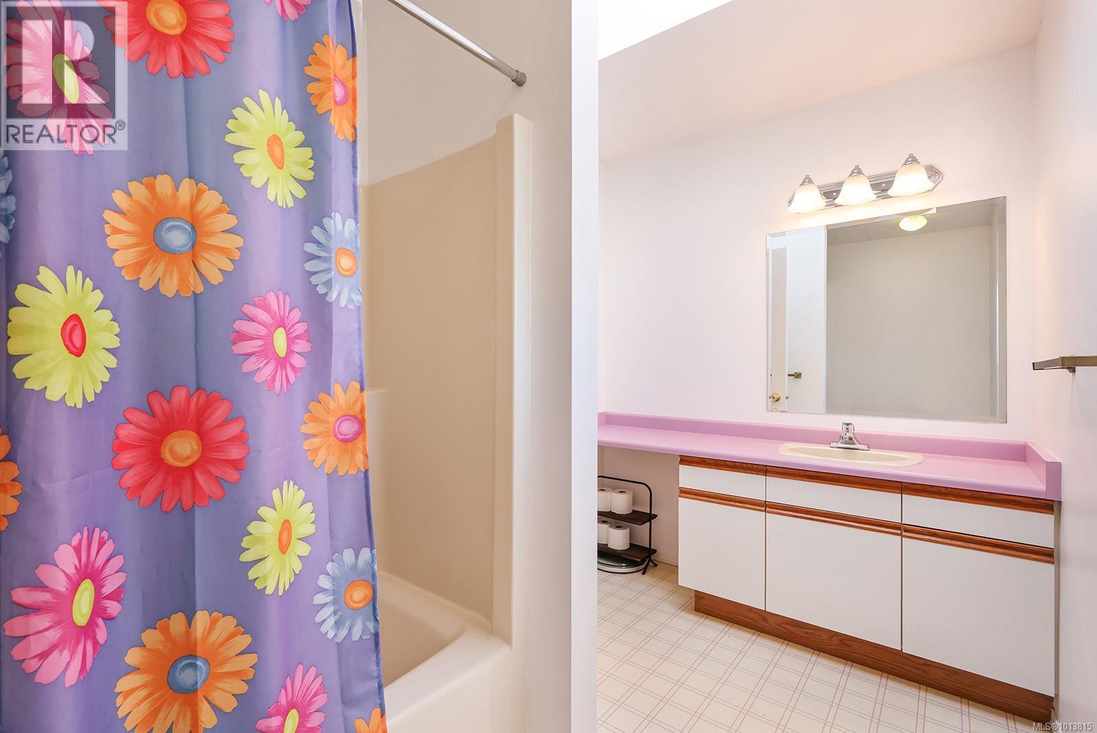 2625 Stewart Ave, Courtenay