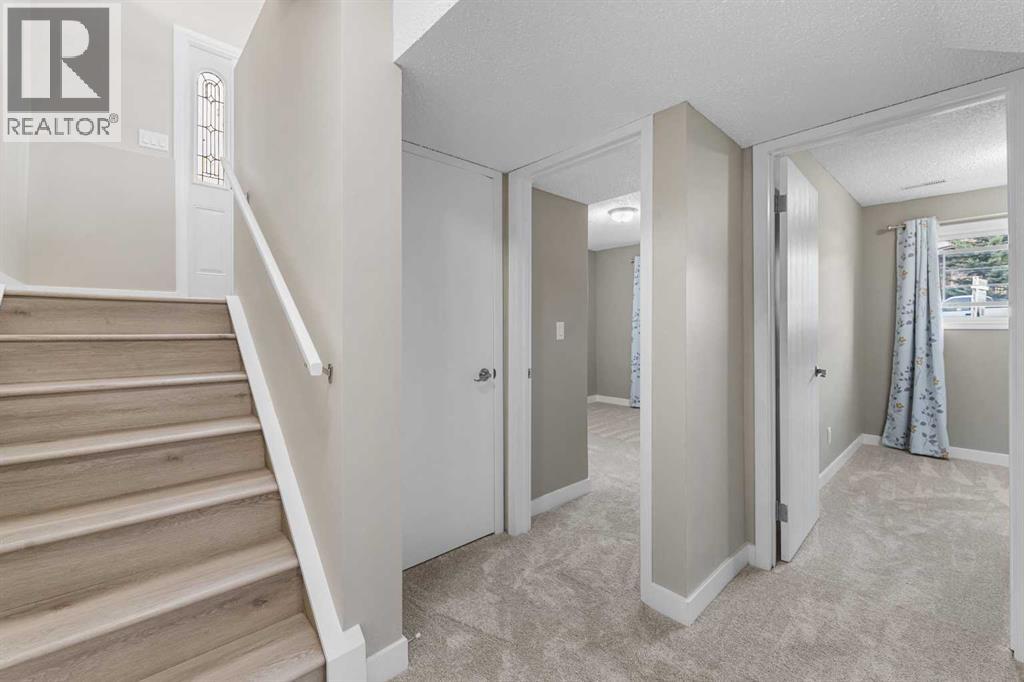 Single Family House Bi-level for Sale in  Doverville Way SE Dover Calgary 