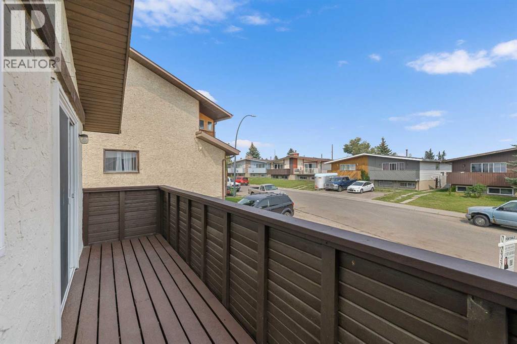 Single Family House Bi-level for Sale in  Doverville Way SE Dover Calgary 