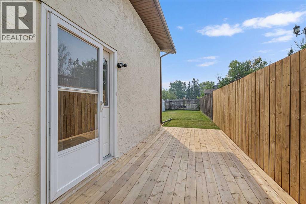 Single Family House Bi-level for Sale in  Doverville Way SE Dover Calgary 