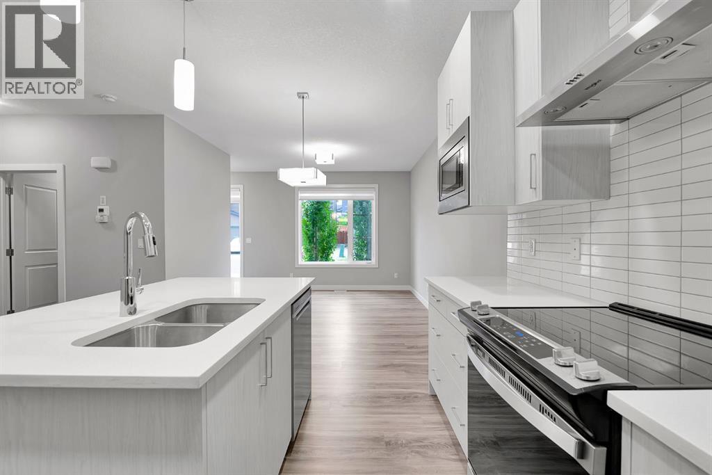 Single Family House for Sale in  Crestbrook Way SW Crestmont Calgary 
