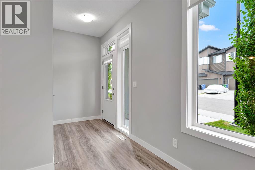 Single Family House for Sale in  Crestbrook Way SW Crestmont Calgary 