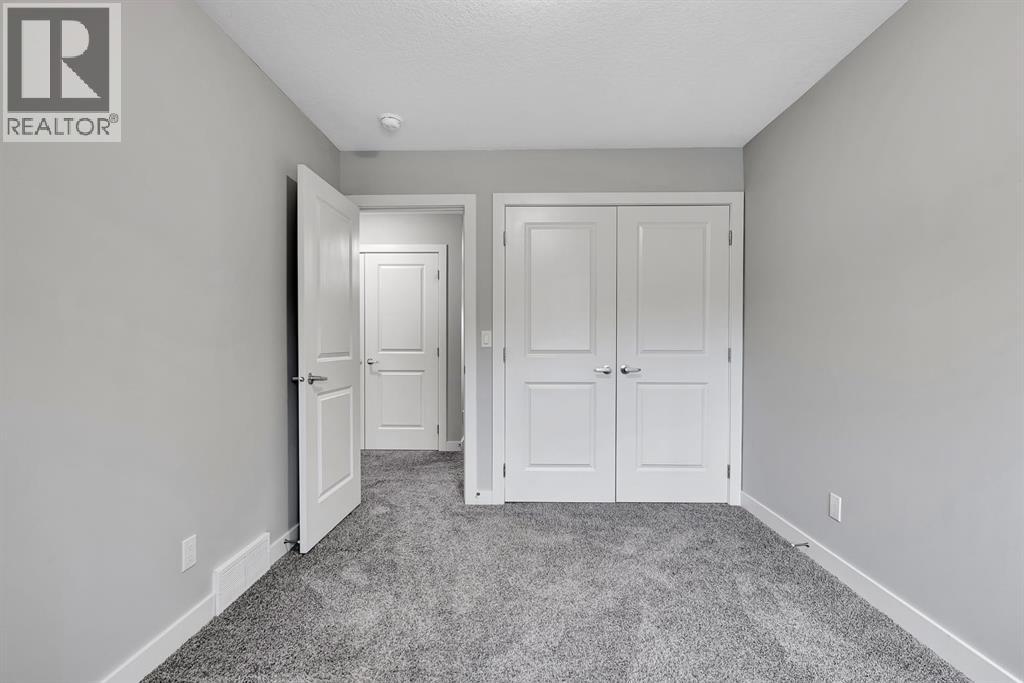 Single Family House for Sale in  Crestbrook Way SW Crestmont Calgary 