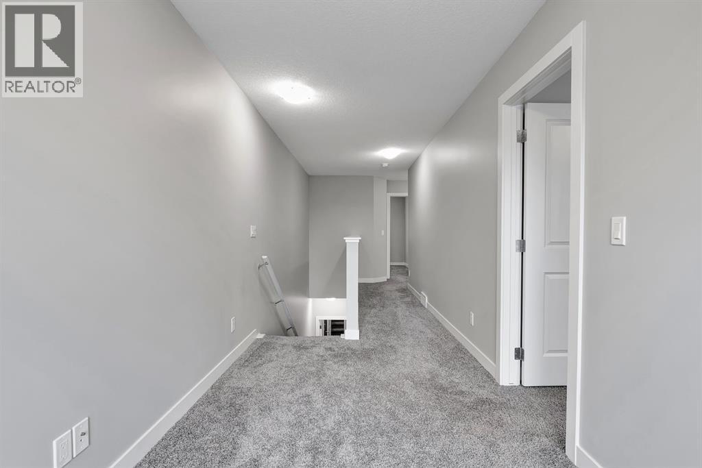 Single Family House for Sale in  Crestbrook Way SW Crestmont Calgary 