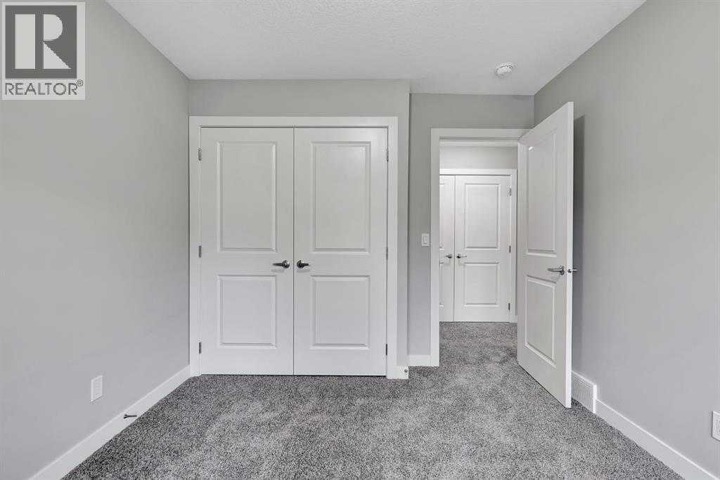 Single Family House for Sale in  Crestbrook Way SW Crestmont Calgary 