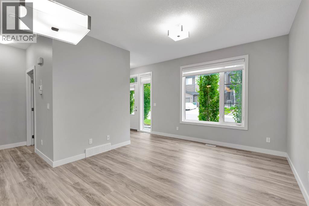 Single Family House for Sale in  Crestbrook Way SW Crestmont Calgary 